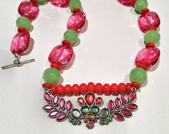 Fuchsia Pink and Mint Green Beaded Necklace - Pink, Red and Green Floral Necklace - Spring Floral Gem Style Beaded Necklace