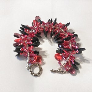 Pink and Black Seed Bead Patterned Bracelet Luminescent Pink Spiral Rope Design Helix Bracelet Black, Red and Pink Teardrop Bracelet image 2