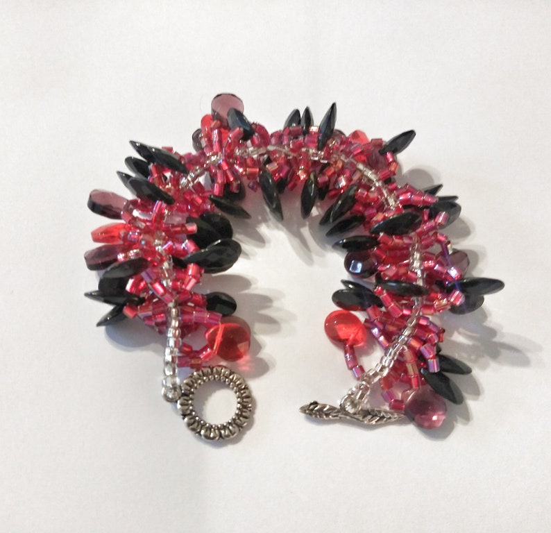 Pink and Black Seed Bead Patterned Bracelet Luminescent Pink Spiral Rope Design Helix Bracelet Black, Red and Pink Teardrop Bracelet image 2