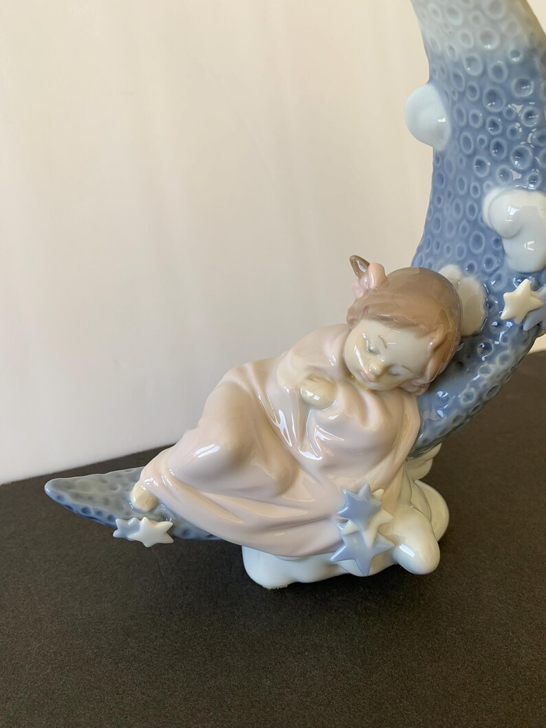 Lladro Heaven's Lullaby Figurine - Thumbnail 2