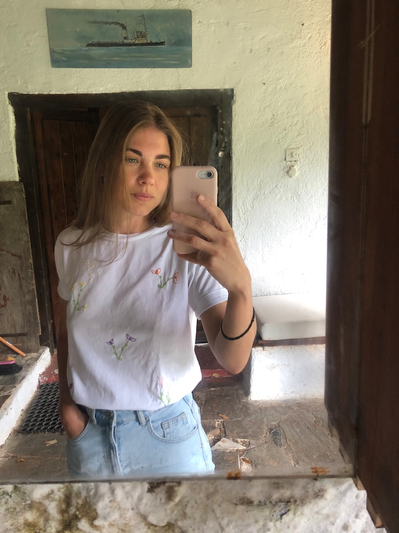 Daisy Applique Cropped T-Shirt