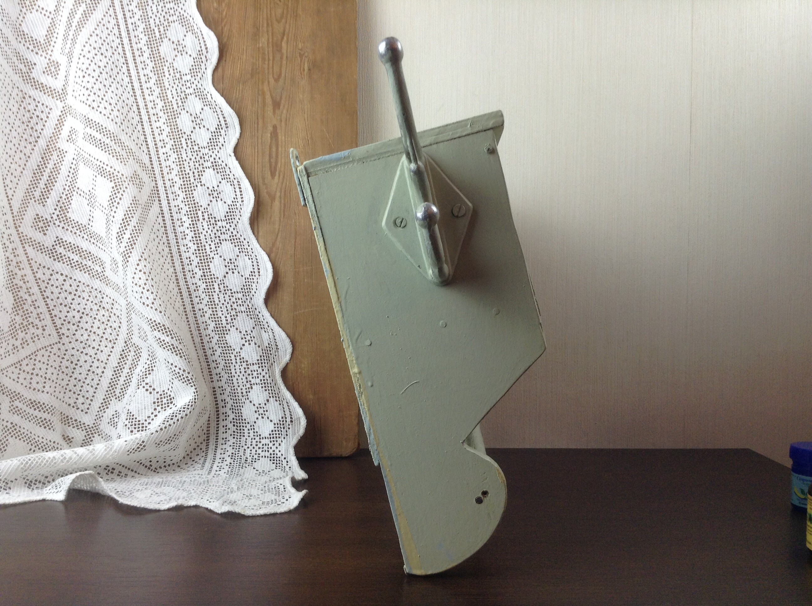 Estante de pared vintage con toallero y gancho de metal | Etsy