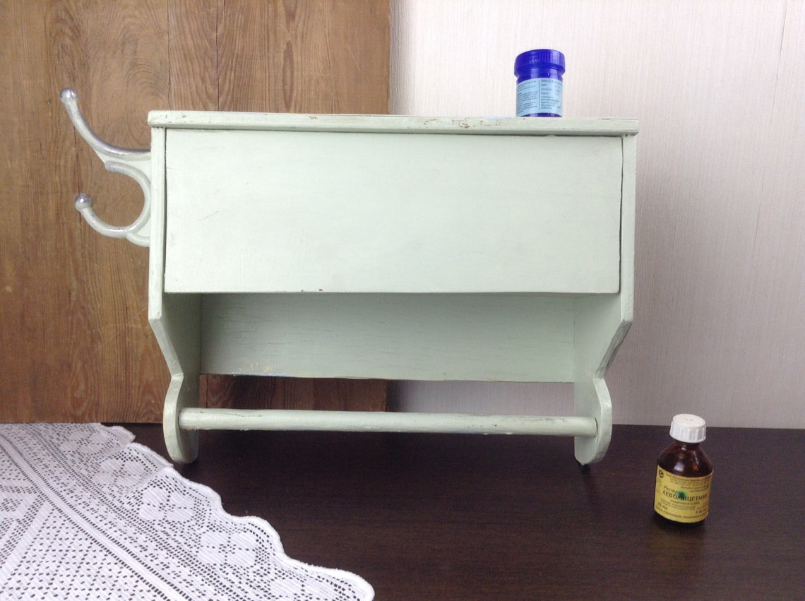 Estante de pared vintage con toallero y gancho de metal | Etsy