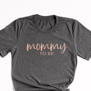 Mommy to be T-Shirt - Parents Pregnant Expecting Mother Pregnancy Baby Shower Gift Birth Announcement First Time Mom With Child Knocked up