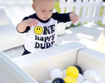 Smiley Face First Birthday - One Happy Dude - One Birthday Retro Theme  Shirt - Custom Name Skater Skateboard Retro Emoji birthday