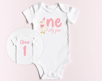 Body de cumpleaños "Osito travieso" - Conjunto para el primer cumpleaños de niña, Body personalizado con nombre de bebé, Primer cumpleaños, Bebé osito travieso