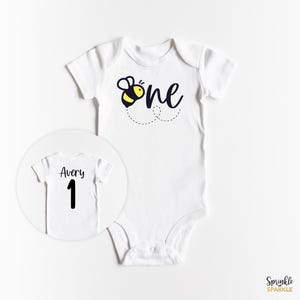 Fête des abeilles pour le premier anniversaire, thème une abeille, ONESIES® - prénom personnalisé au dos - tenue d'anniversaire bourdon - body bébé bébé - fête des abeilles