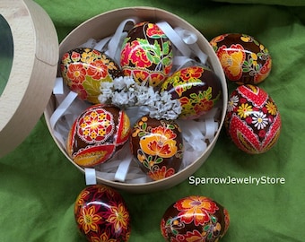 Vrais oeufs de Pâques ukrainiens Pysanky Oeufs de Pâques faits main Pysanka ukrainienne traditionnelle Oeufs de Pâques de haute qualité Décoration pour les vacances de Pâques
