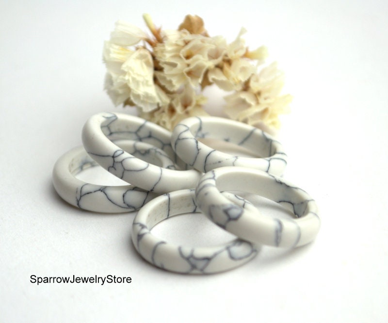 White Howlite Stone Ring Band: Polished Gemstone Unisex Ring - Etsy