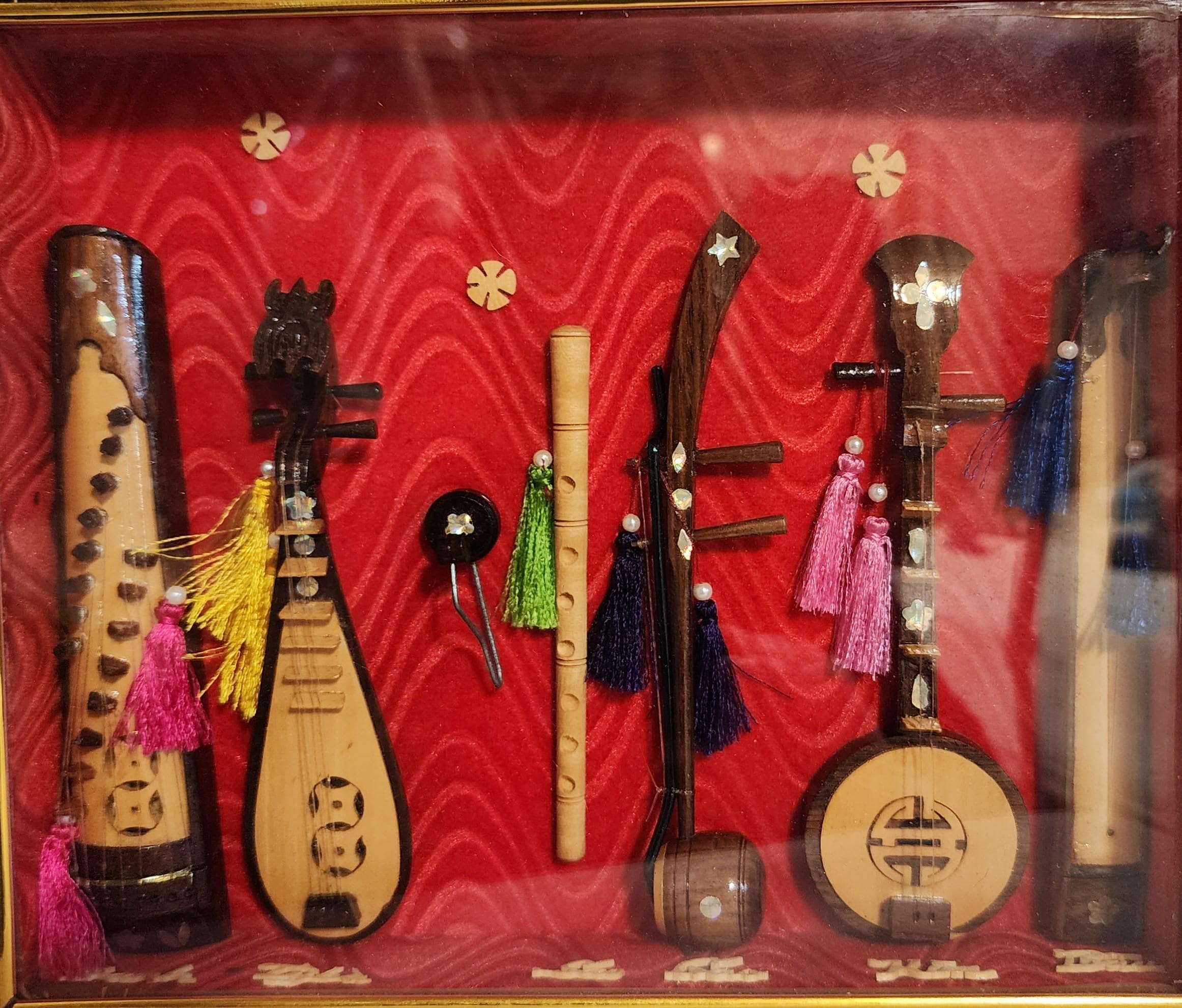 Vintage Vietnam Miniature Musical Heritage Miniatures in  display picture 1