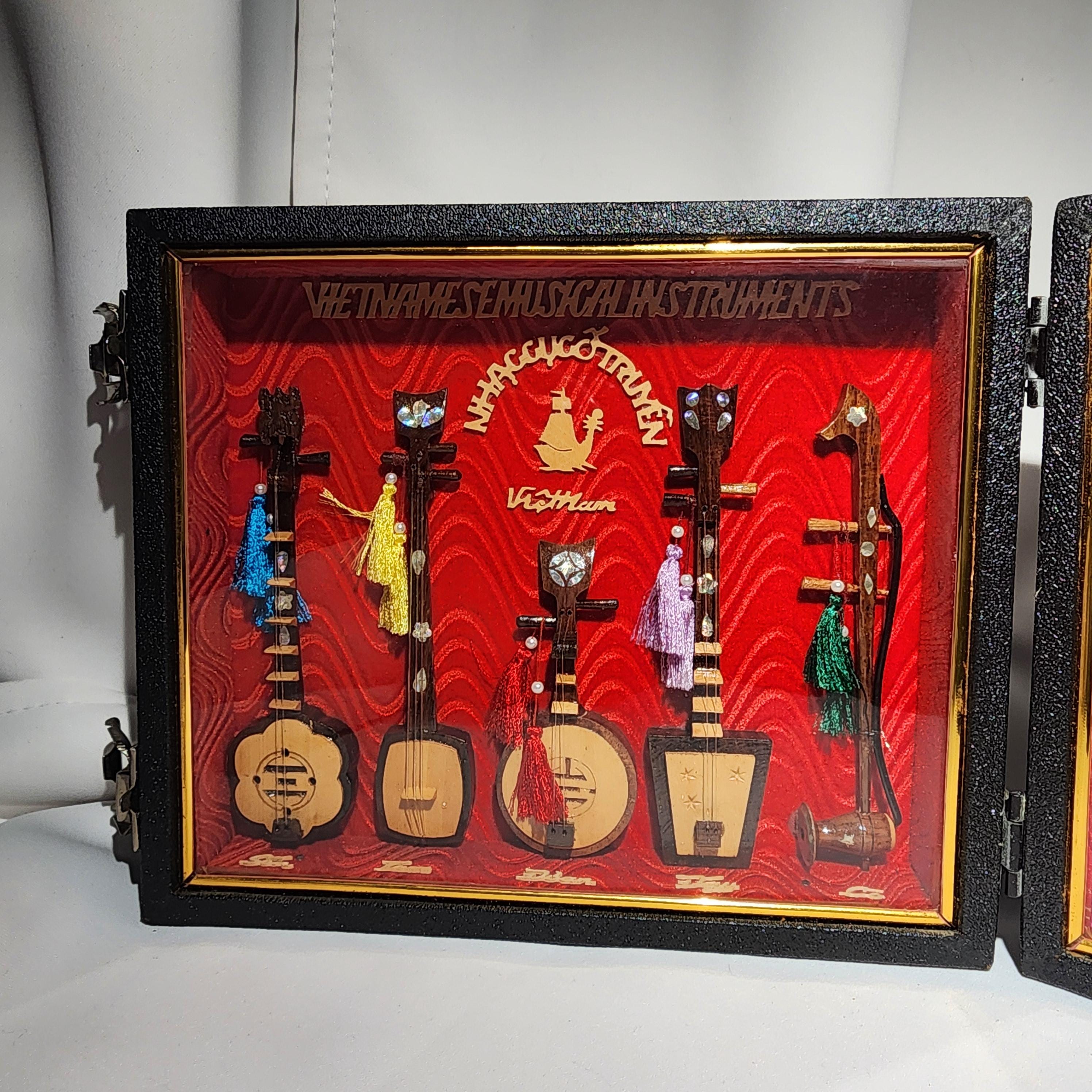 Vintage Vietnam Miniature Musical Heritage Miniatures in  display picture 3