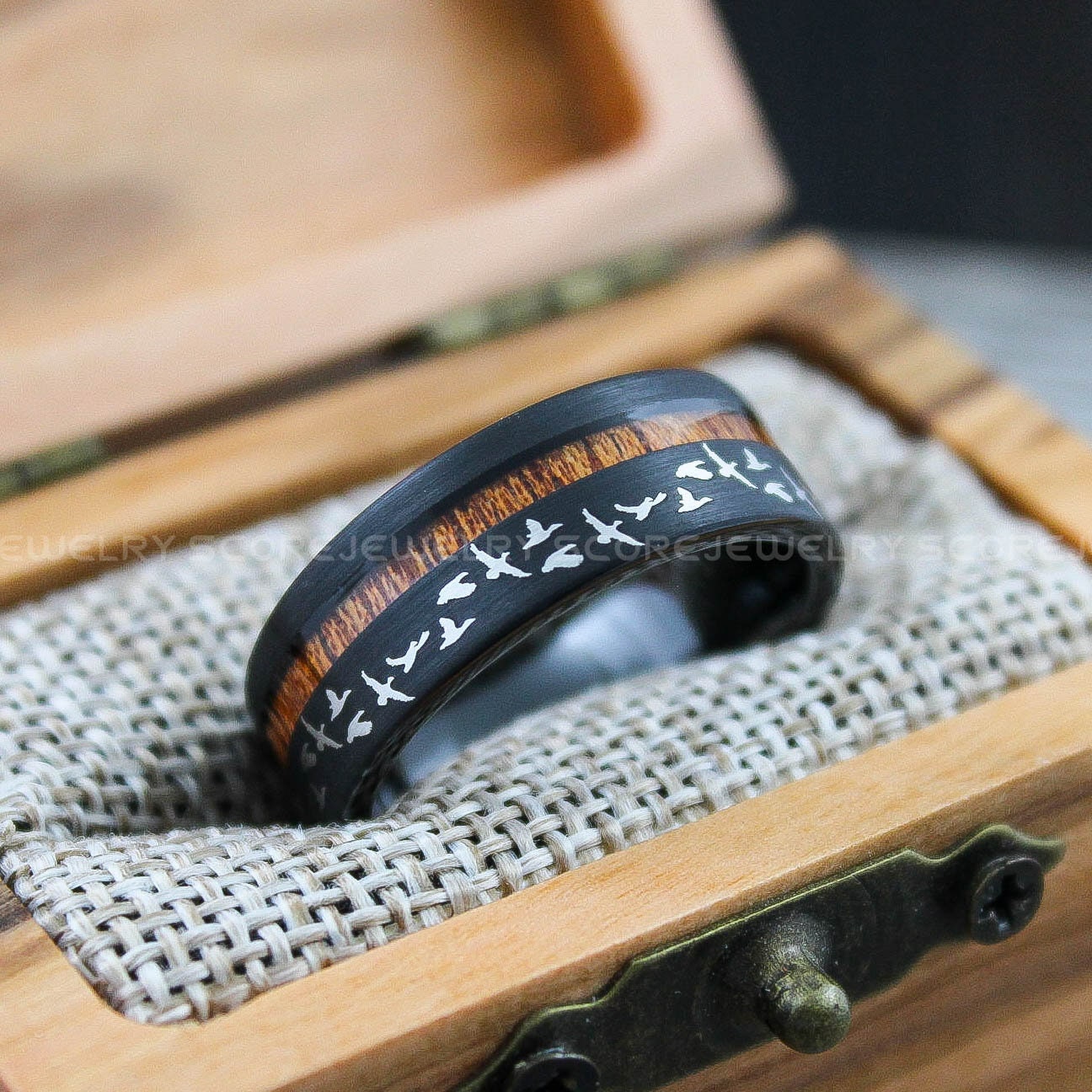 Flying Ducks Ring, Duck Hunting Ring, Hunting Wedding Band, Hunting Wedding Ring, Hunting Jewelry, Duck Hunting Wedding Band, Duck Jewelry