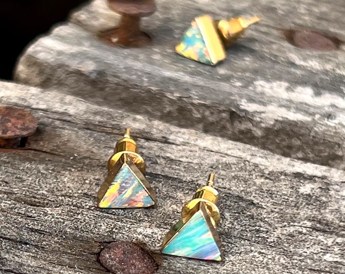 Rainbow White Opal Stud Minimalist Triangle Earrings, Opal Jewelry, Opal Gold Earrings, Opals Gemstone Studs Luxury Jewelry, Gifts