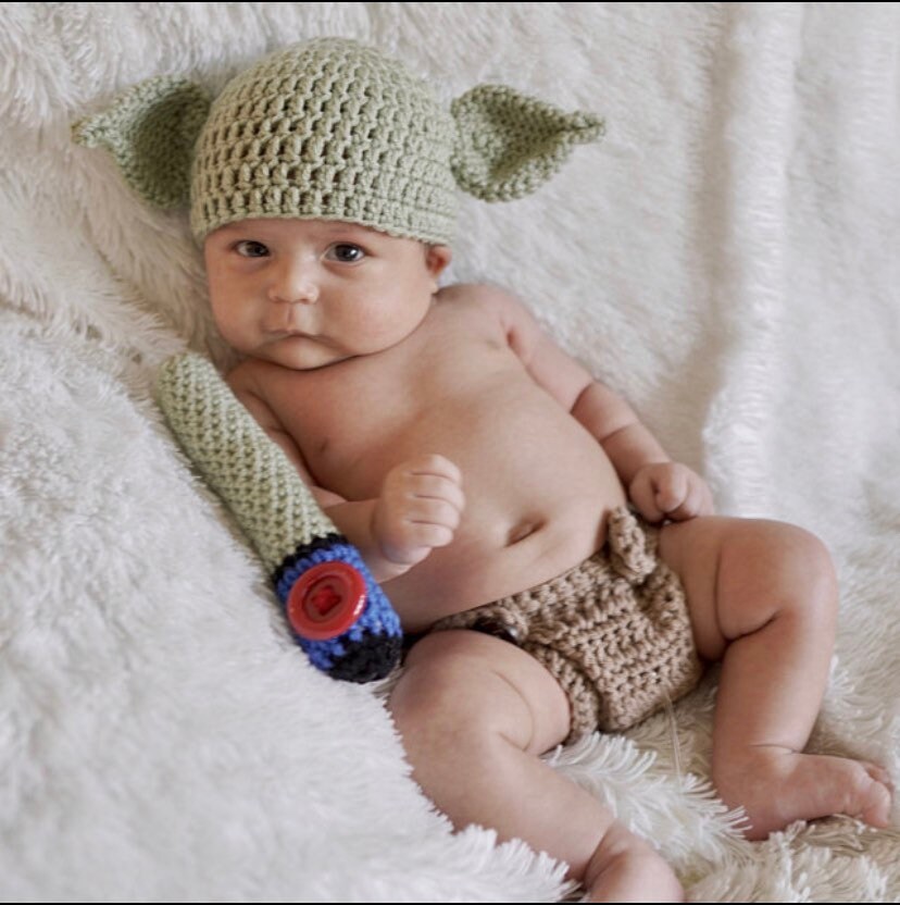 Yoda crochet outfit (Available - 12 months)