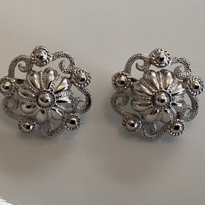 Crown Trifari silver toned vintage clip on earrings