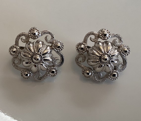 Crown Trifari silver toned vintage clip on earrin… - image 1