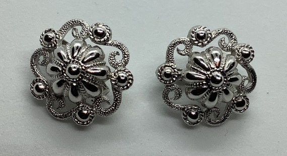 Crown Trifari silver toned vintage clip on earrin… - image 8