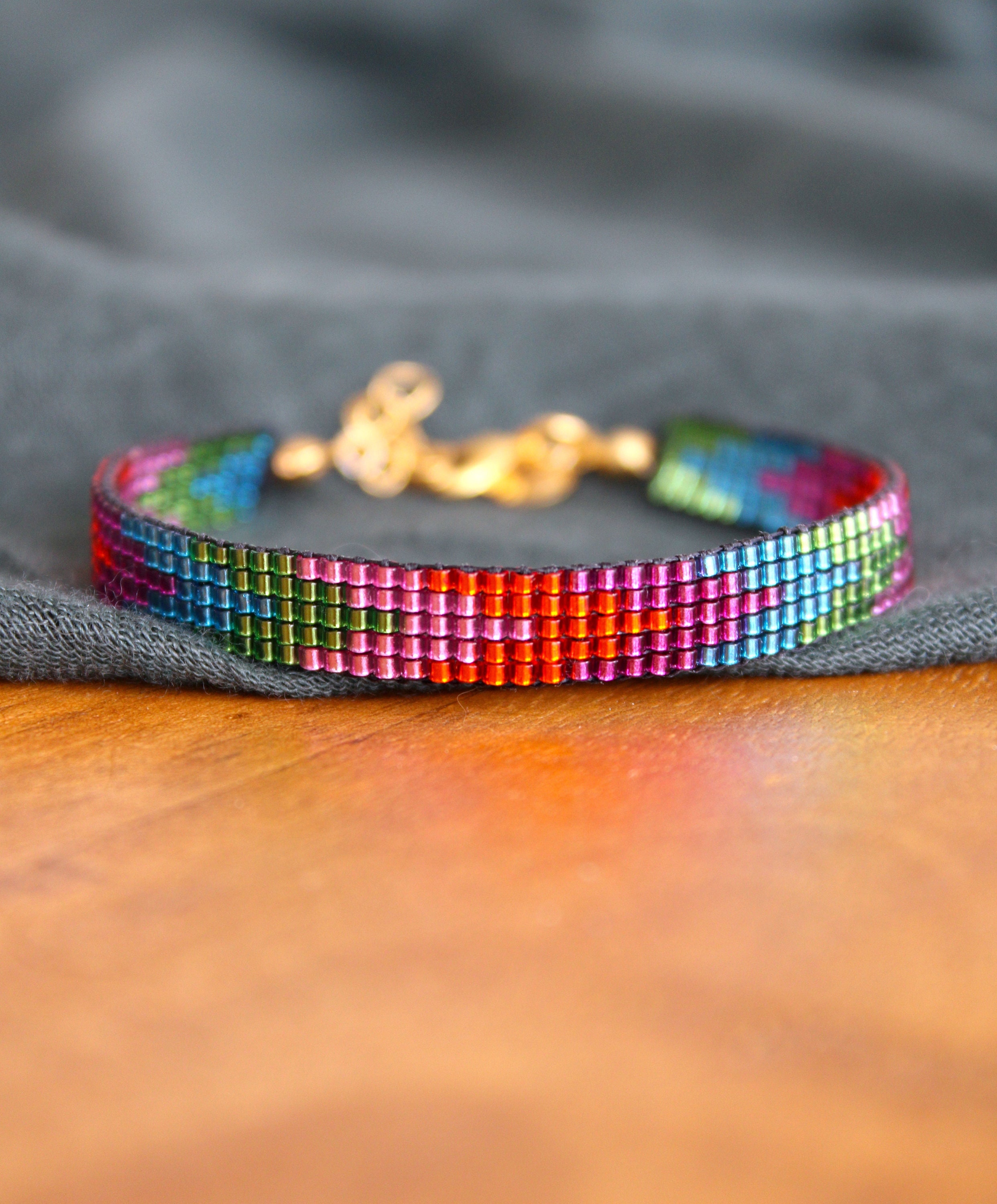 Bracelet tressé en arc-en-ciel pour enfant • Enfant World