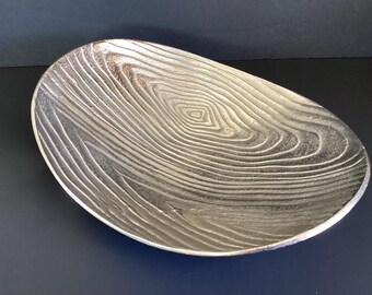 Vintage silver aluminum faux bois decorative bowl, textured wood grain concentric ring platter