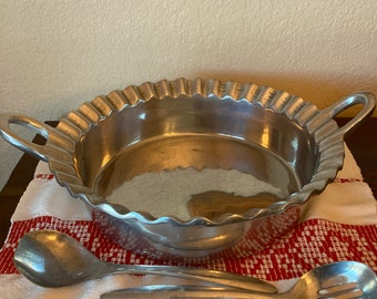 Mexican Metal ruffled paella/salad bowl with handles and serving spoons vintage