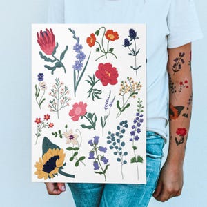 Tatuaggi temporanei di fiori ed erbe. 16 tatuaggi finti botanici, adesivi per il corpo. Bomboniere per feste di compleanno con fiori di campo.