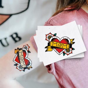 Tatuaggi temporanei "I Love Mom Old School". Tatuaggio a forma di cuore tradizionale per la festa della mamma.