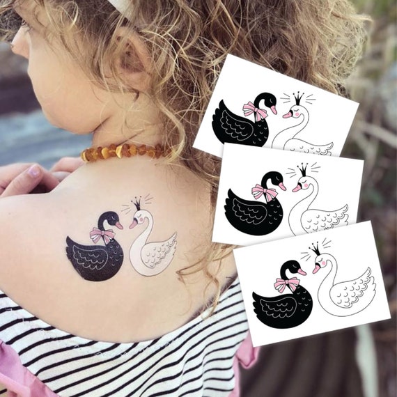 Trasferimenti di tatuaggi temporanei Swan Princess. Set di adesivi