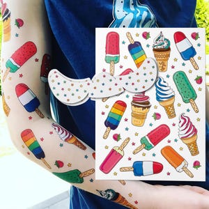 Eiscreme temporäre Tattoos. Hier sind die Gastgeschenke für den Kindergeburtstag. Eis am Stiel, Soft Serve Körperaufkleber. Geschenke für Kinder.