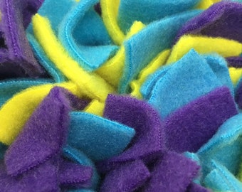 Alfombra de snuffle lavable azul/púrpura y amarillo/ Trabajo de nariz de mascota Forrajeo Elija su tamaño