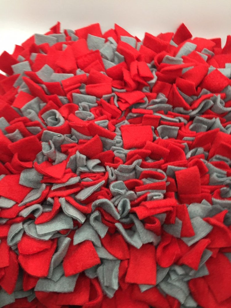 Red and Gray Washable Snuffle Mat/ Pet Nose Work Foraging Pick Your Size zdjęcie 3