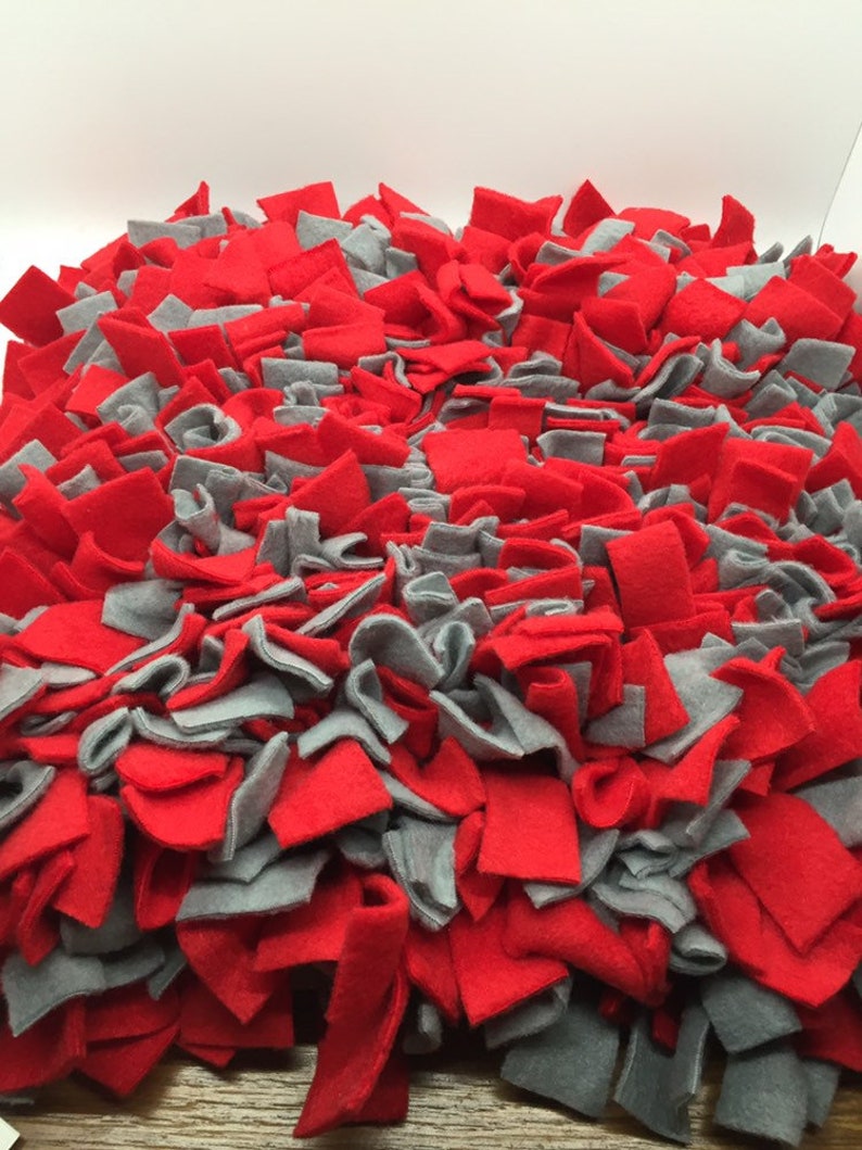 Red and Gray Washable Snuffle Mat/ Pet Nose Work Foraging Pick Your Size zdjęcie 2