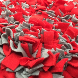 Red and Gray Washable Snuffle Mat/ Pet Nose Work Foraging Pick Your Size zdjęcie 1