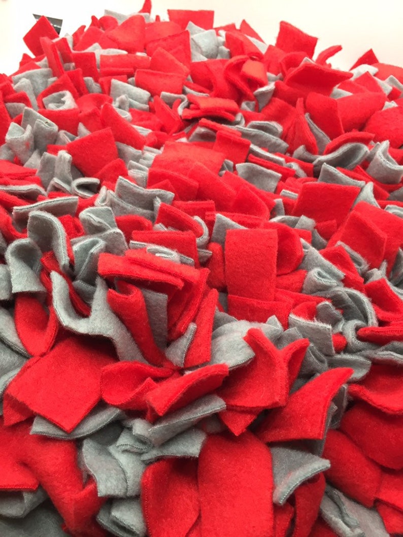 Red and Gray Washable Snuffle Mat/ Pet Nose Work Foraging Pick Your Size zdjęcie 1