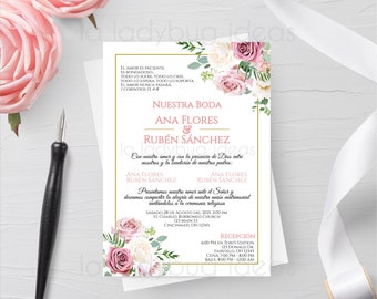 Könnte beinhalten: Eine Hochzeitseinladung mit einem rosafarbenen und weißen Blumendesign. Die Einladung trägt den Text "Nuestra Boda" (Unsere Hochzeit) und die Namen "Ana Flores & Ruben Sanchez". Die Einladung enthält auch das Datum und die Uhrzeit der Hochzeitszeremonie und des Empfangs.