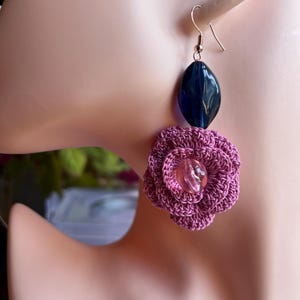 Pink rose dangle crocheted earrings