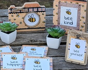Bee Collection Bumblebee Honey Bee Tier Plateau Table Top Centerpiece Décoration Étagère Sitter Cadre Bois Signe Sous-verres Caméra Heart Paddle