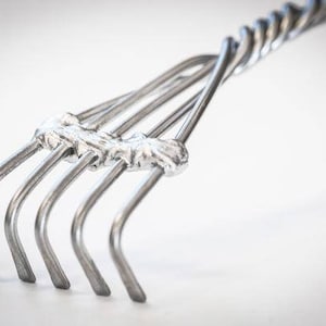 Heavy Duty Silver Fingers Backscratcher