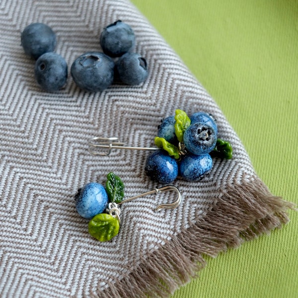 Lampwork murano glass blueberry brooch pin