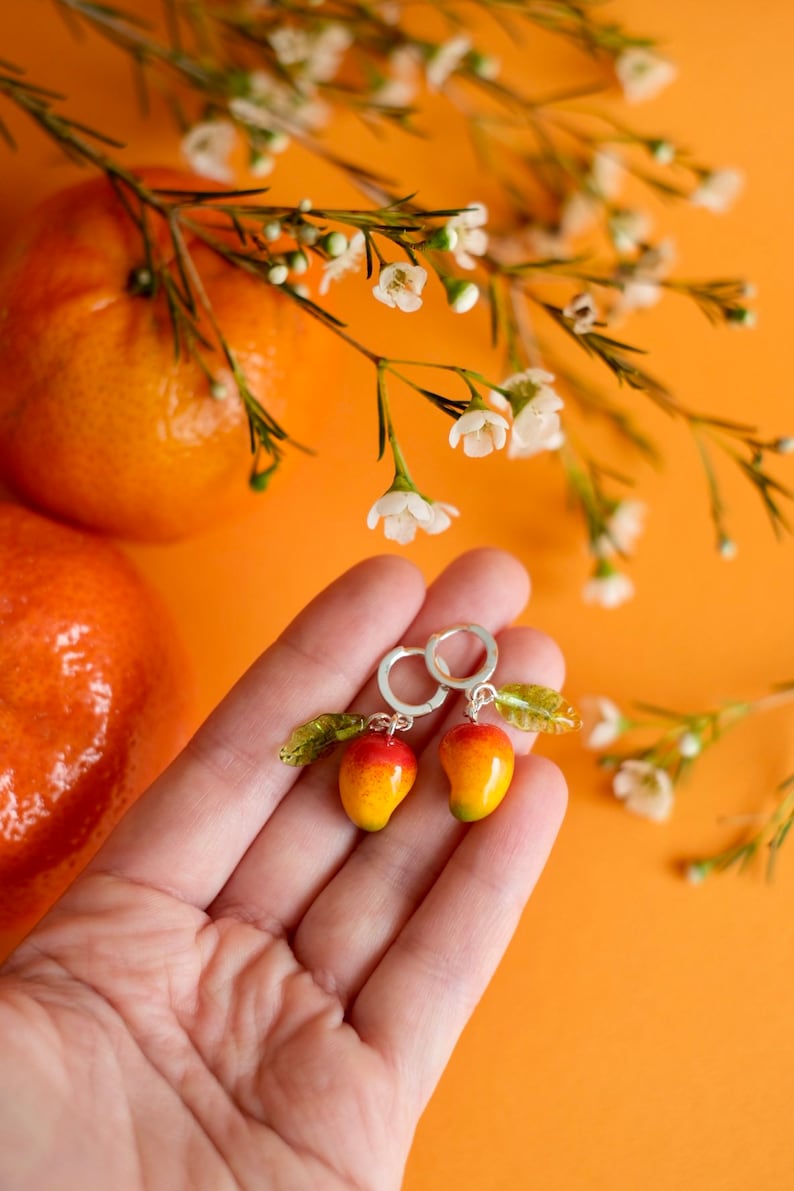 Mango lampwork glass earrings murano glass fruit jewellery zdjęcie 3