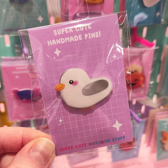 Seagull Pin, Handmade Pins, Pin Badges UK, Seagull Pin Badge, Seagull Gifts, Seagull Art, Bird Art, Cute Bird, Cute Pin, Bird Watching Gifts