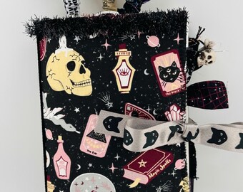 Halloween Junk Journal. Notebook. Planner. Scrapbook. Diary. Papercraft. Glue Book. Smash Book. Travelers Notebook.