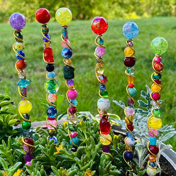 Large Beaded Garden Stake. Garden Decor. Summer Decor. Floral Arragements. Fairy Gardens. Fairy Accessories. Mini Gardens. Terrariums. Beads