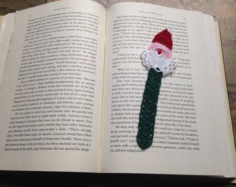 santa handmade bookmark, crochet bookmark, ornament, craft goods, appliqué,