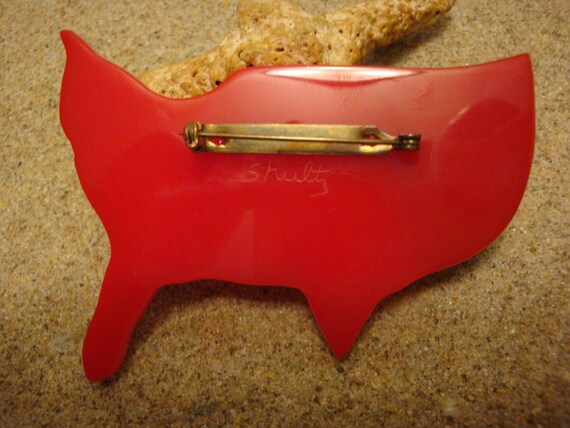 Signed Shultz Bakelite Brooch! Large Laminated Re… - image 4