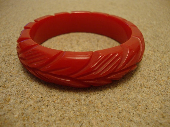 Gorgeous Vintage Cherry Red Bakelite Bracelet! Be… - image 7