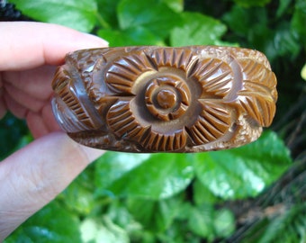 Vintage Chocolate Brown Bakelite Bracelet: Carved Flower & Leaf Design