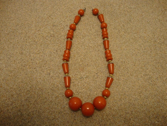 Vintage Burnt Orange Bakelite Necklace! Round, Co… - image 7
