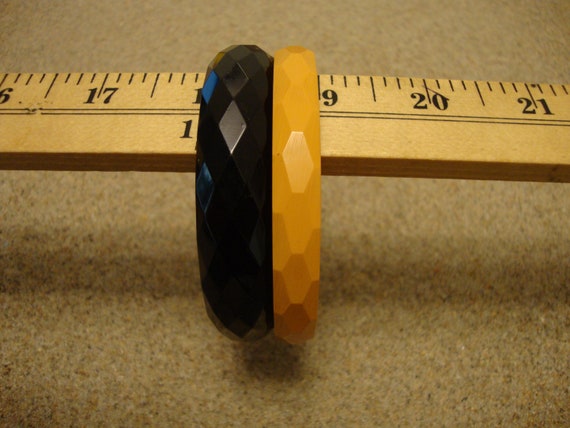 Pair of Vintage Faceted Bakelite Bracelets! Bumbl… - image 7