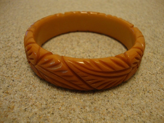 Vintage 3/4" Burnt Orange Bakelite Bracelet! Beau… - image 7