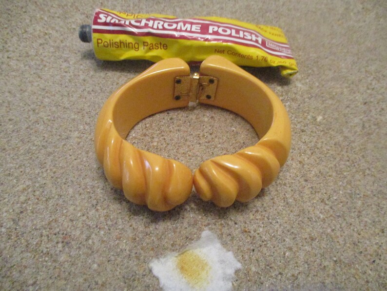 Gorgeous Deep Contoured Carvings!! Beautiful Butterscotch Clamper Bracelet